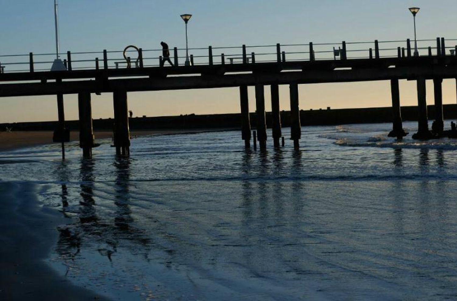 Comienza un fin de semana caluroso y con posibles tormentas