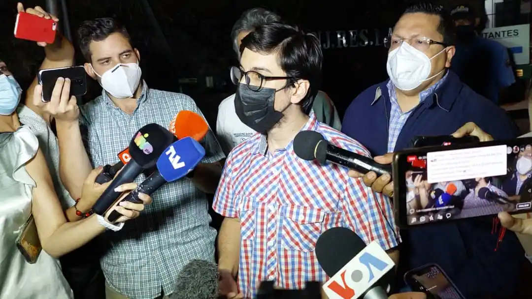 ¿Fruto de las negociaciones? EXCARCELAN a Freddy Guevara