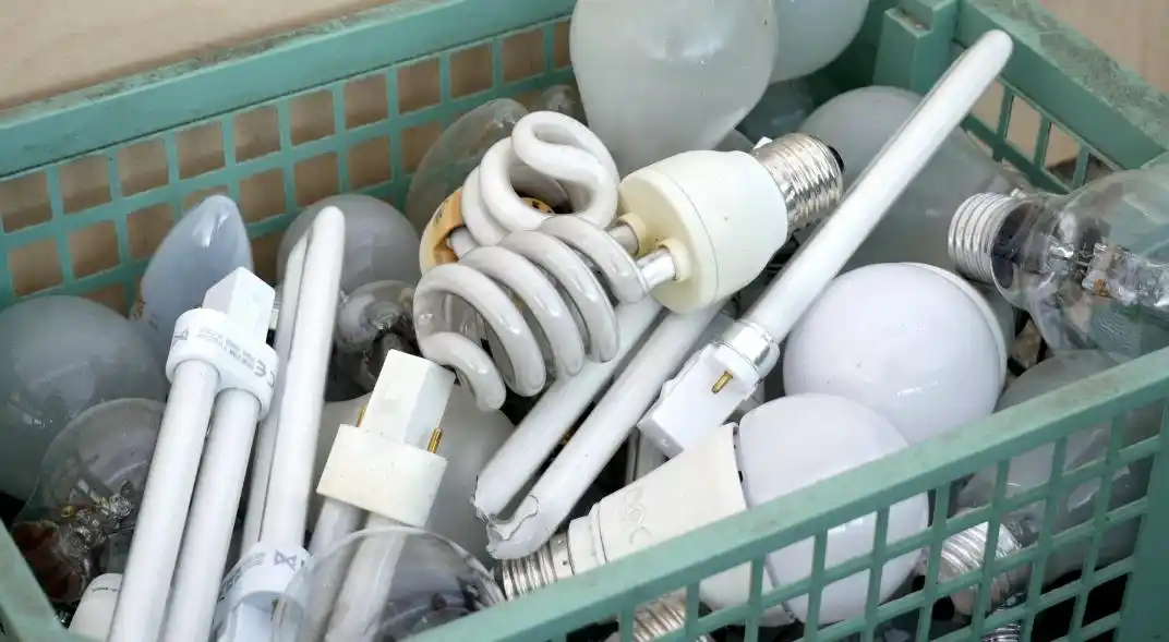 Prohibieron fabricar termómetros, lámparas y tubos con mercurio