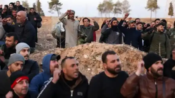 Sirios dentro y fuera del país celebran la caída de Al Asad con la sensación de renacer