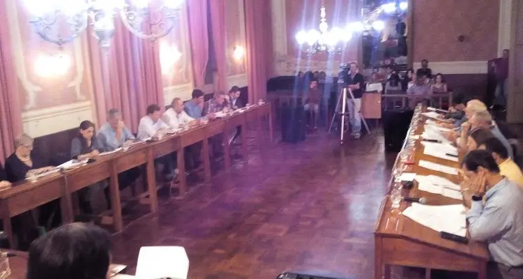 Sesión del Concejo Deliberante, con propuesta de modificación de la San Pedro 2000