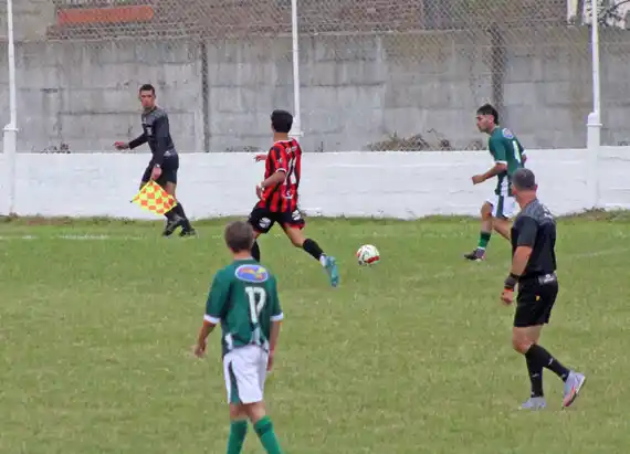 Gualeguay Central y Bancario no se sacaron ventajas