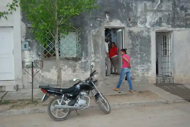 Violento asalto a mano armada a una despensa en el barrio La Tablita