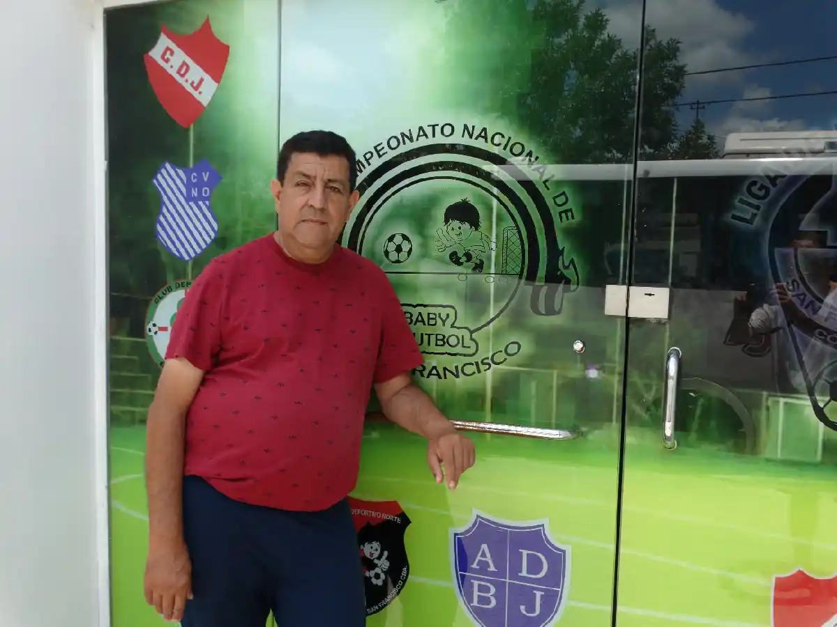 "Vengo a visitar a mi familia"