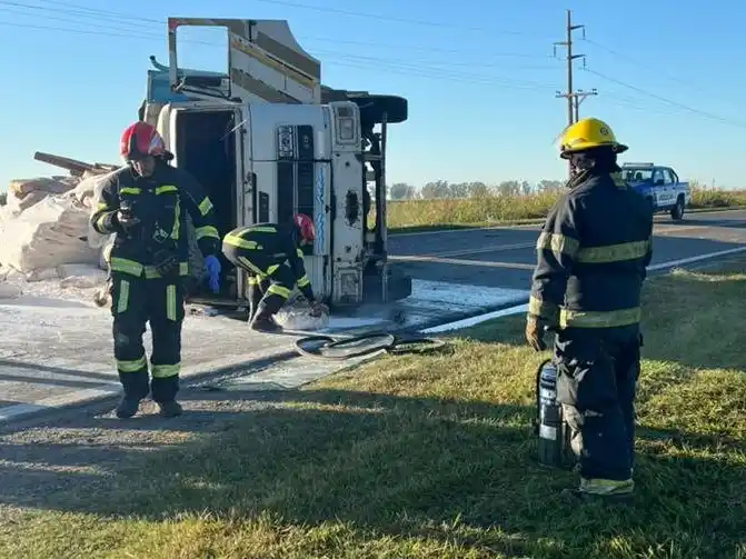 Dos dotaciones de Bomberos llegaron al lugar