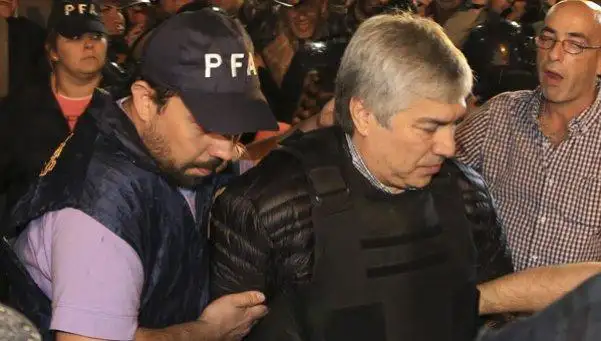 Procesaron a Lázaro Báez e indagatoria a Echegaray