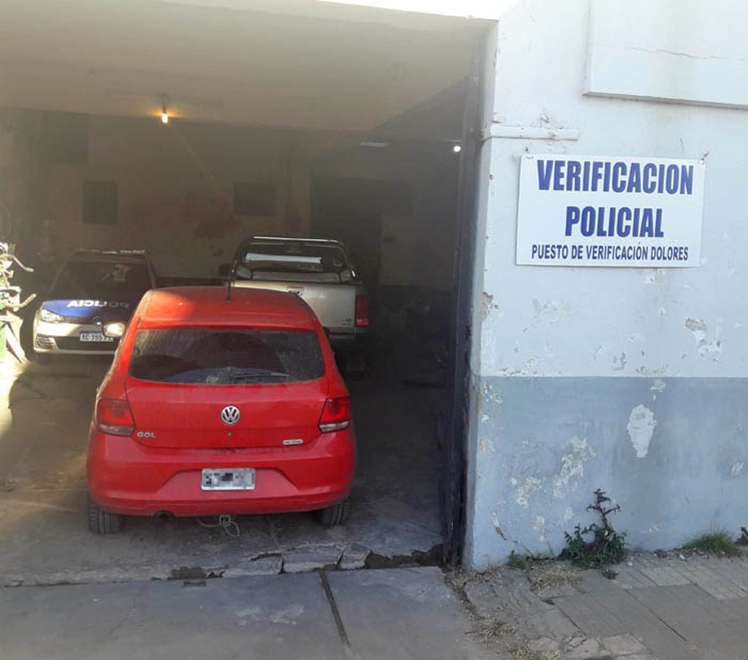 Dolores: Fue a verificar el auto con patentes falsas y chasis y motor con pedido de secuestro