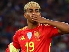 Yamal desafectado de "La Roja" por no notificar la realización de un tratamiento médico.Foto:EFE