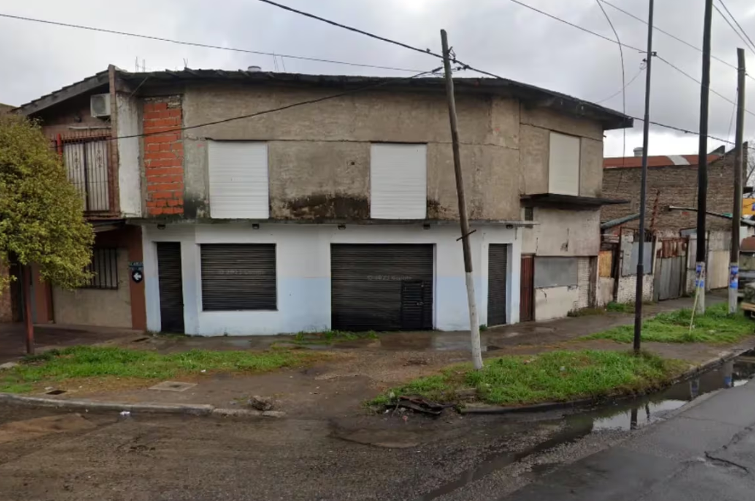 El hecho se registró esta mañana en la intersección de las calles Caaguazú y San Carlos, según informó Télam. (Foto: Google Street View).