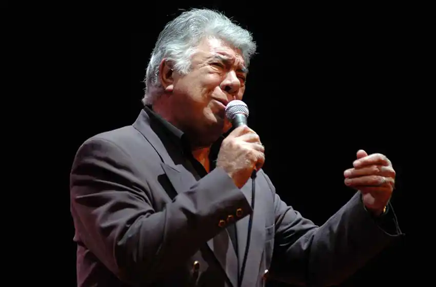 Rául Lavié festeja sus 80 años bajo las estrellas