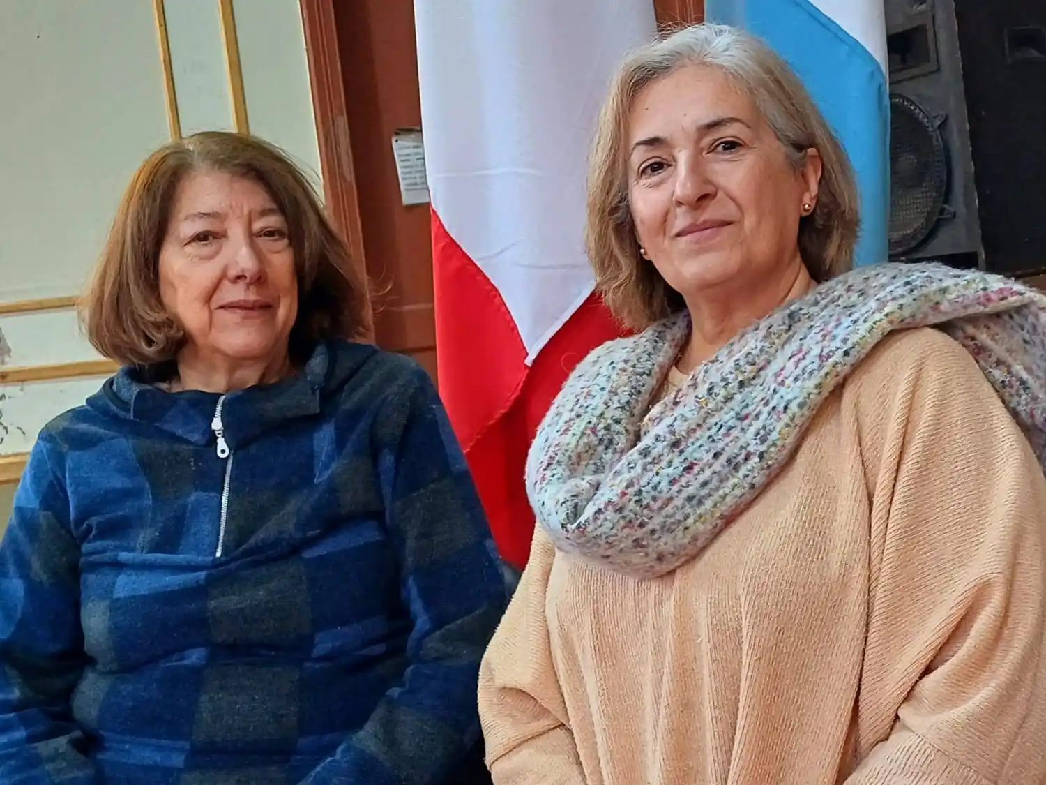 izquierda Lic. Bibiana Buzzi (presidenta electa); derecha Arq. Virginia Sosa Banchero (presidenta saliente)