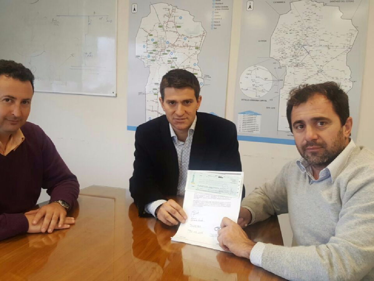 Laspiur recibe fondos para obra de gas 