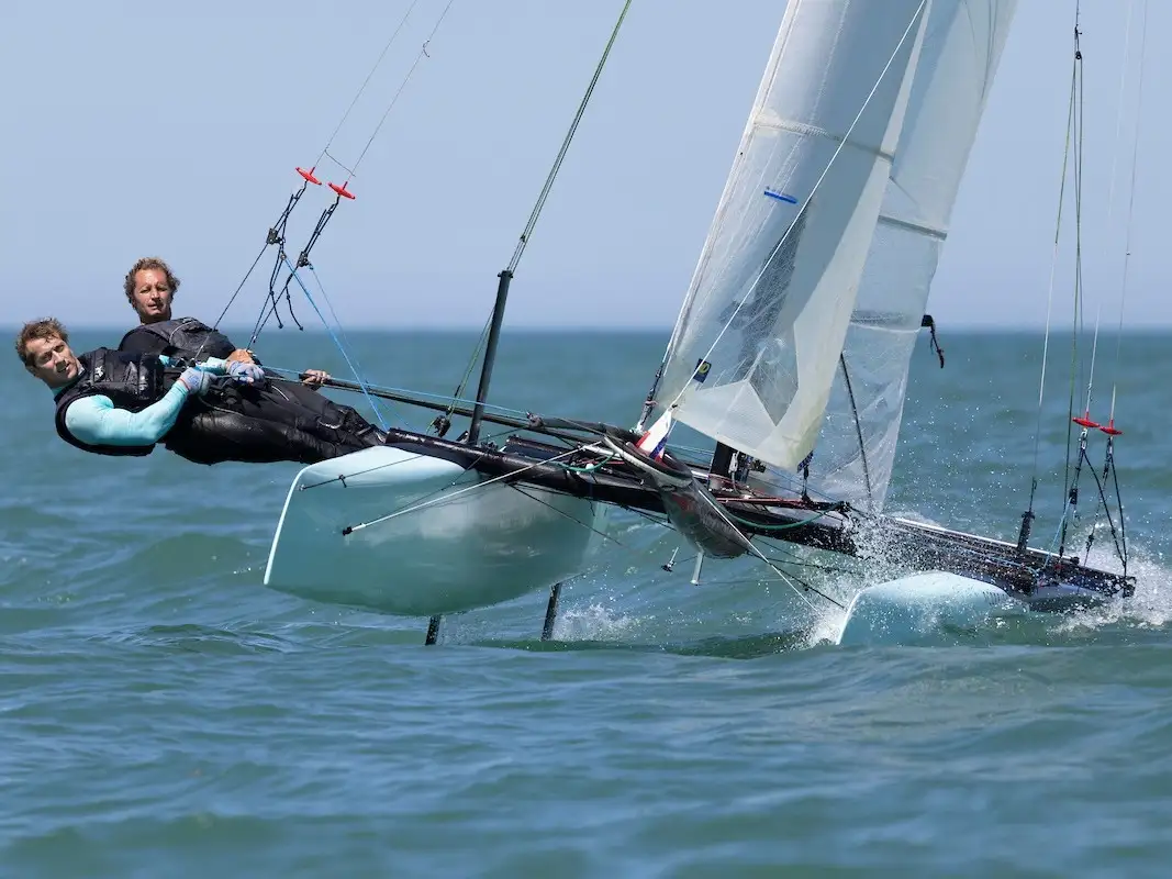 La Semana Internacional del Yatching vuelve a reflejar las banderas internacionales en la costa de nuestra ciudad.