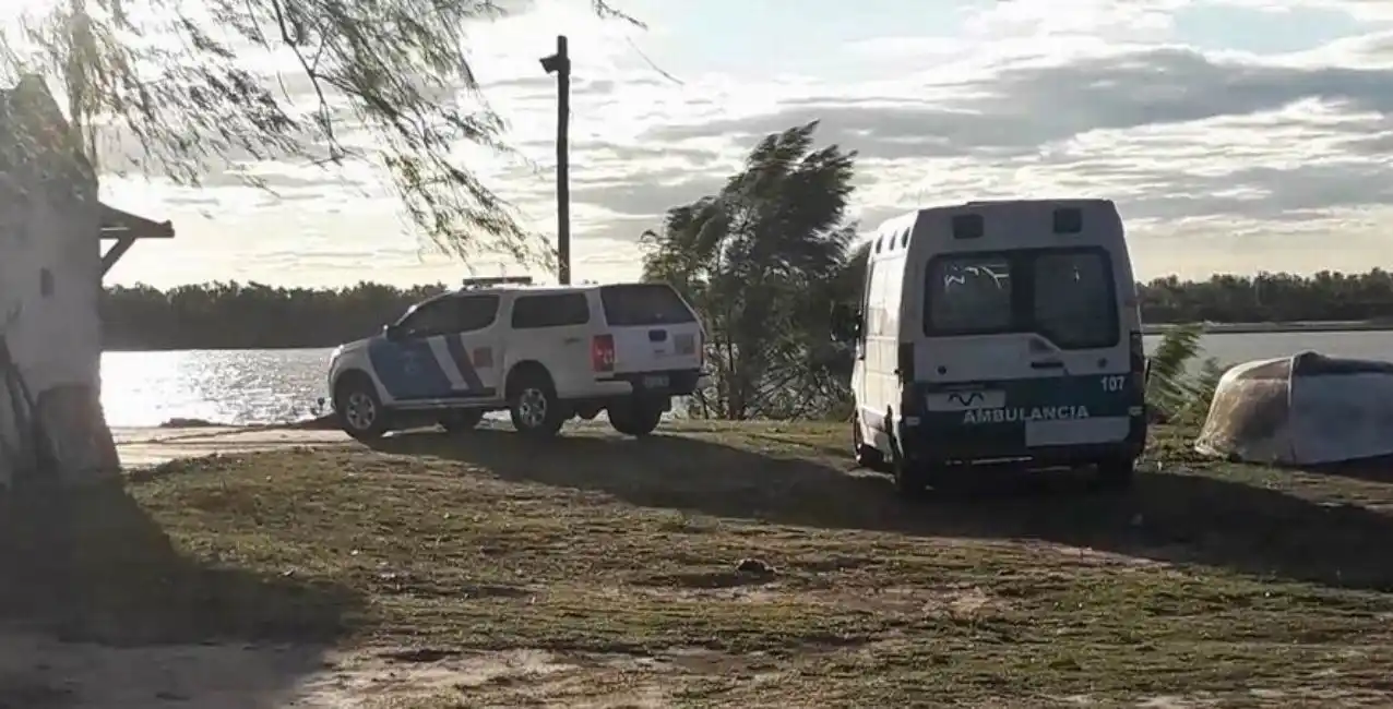 Goya: buscan a dos personas desaparecidas tras dar vuelta una embarcación