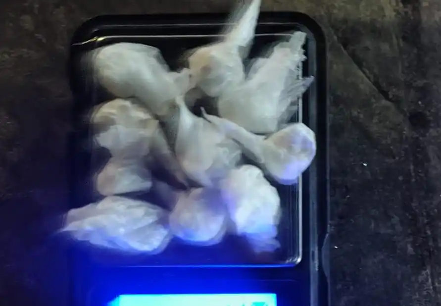 En poder del sujeto se secuestraron varios envoltorios con cocaína.