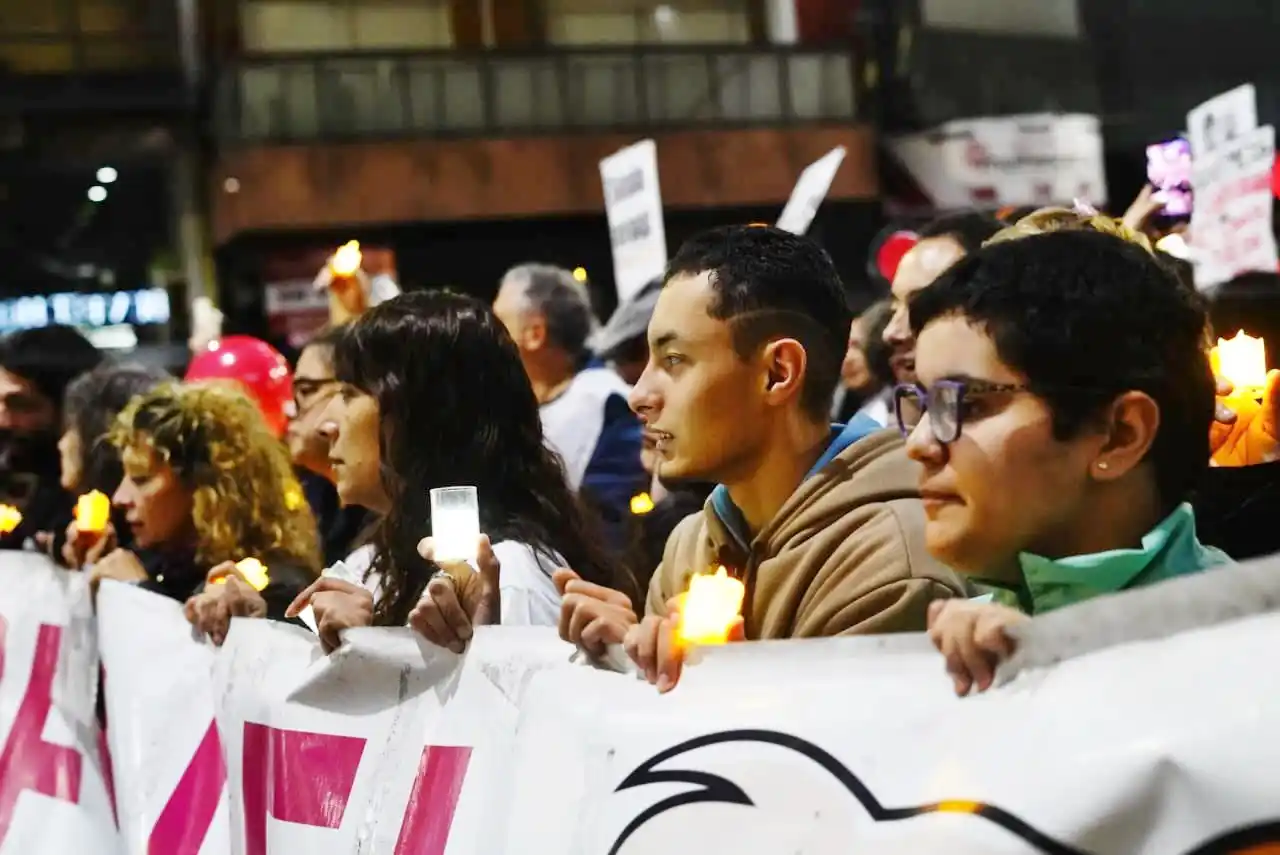Profesionales del hospital Garrahan realizaron la “Caminata de las Velas” en el centro porteño