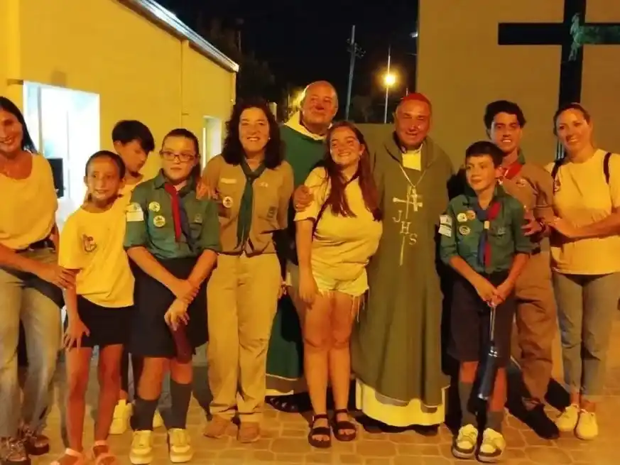 Alumnos de catequesis fueron parte de la misa de apertura del lugar. Crédito: Lorena Brizzio.