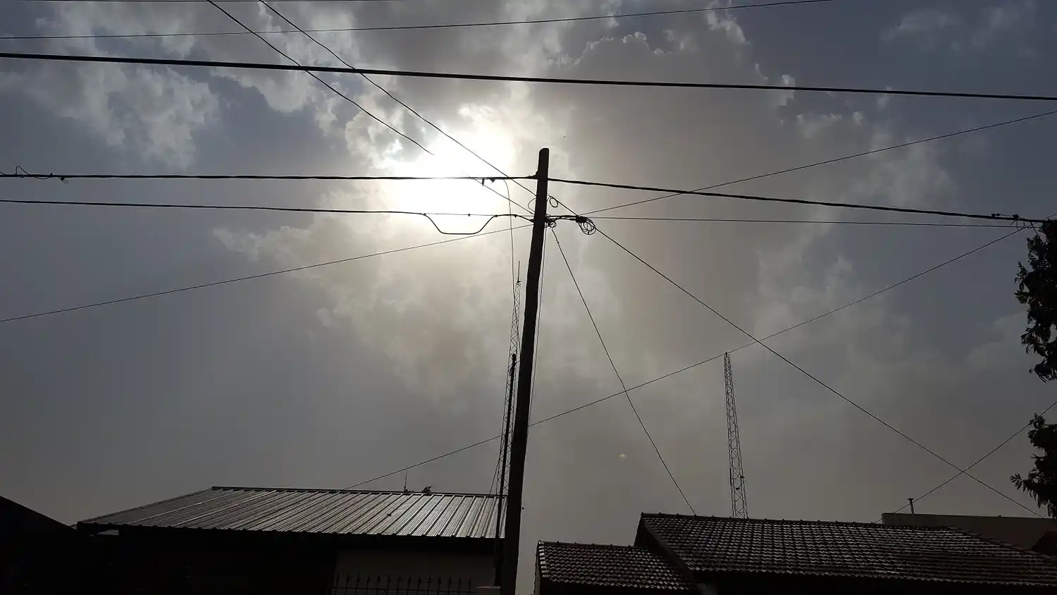 El SMN renovó el alerta por vientos fuertes con ráfagas para la provincia de Entre Ríos y otras zonas del país