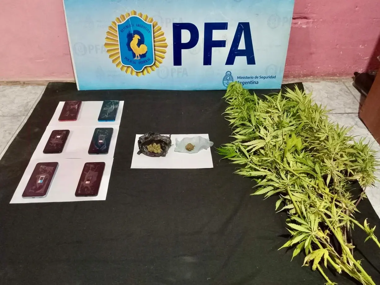 Tres personas fueron detenidas en Rosario por comercio de drogas al menudeo