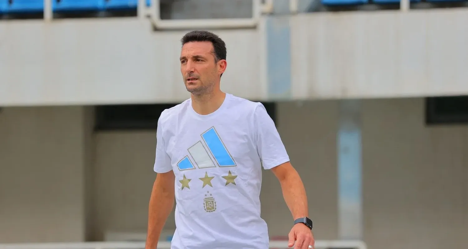 Scaloni toma recaudos en la confección de su nuevo seleccionado. Crédito: Reuters