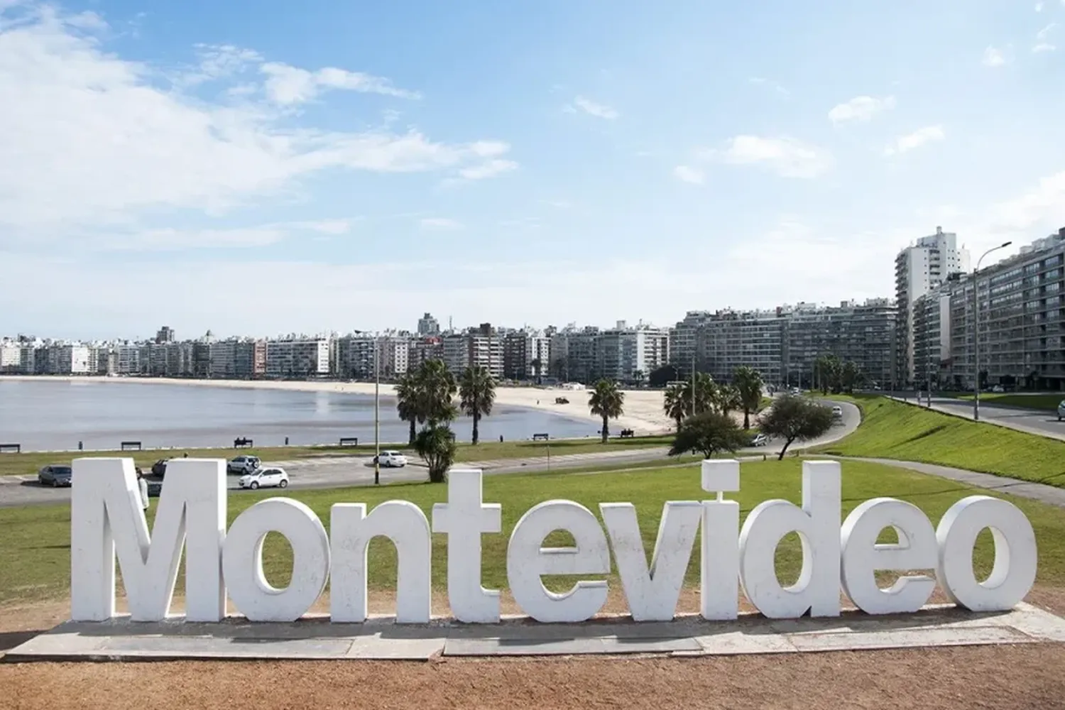 Uruguay: una pareja de argentinos fue asaltada por motochorros y a la mujer la arrastran 20 metros para robarle la cartera