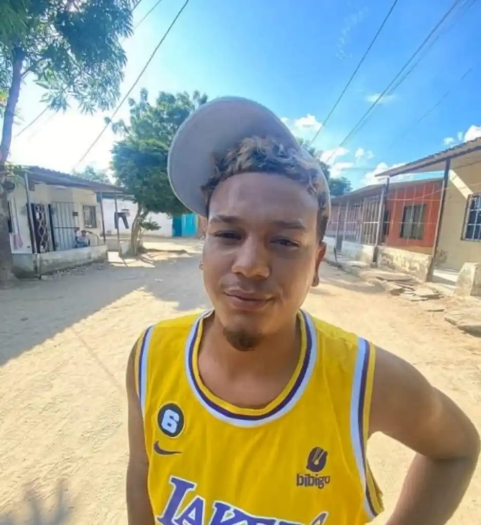 Hallan a un venezolano en un matorral en Colombia: LOS VECINOS ESCUCHARON DISPAROS y llamaron a la policía