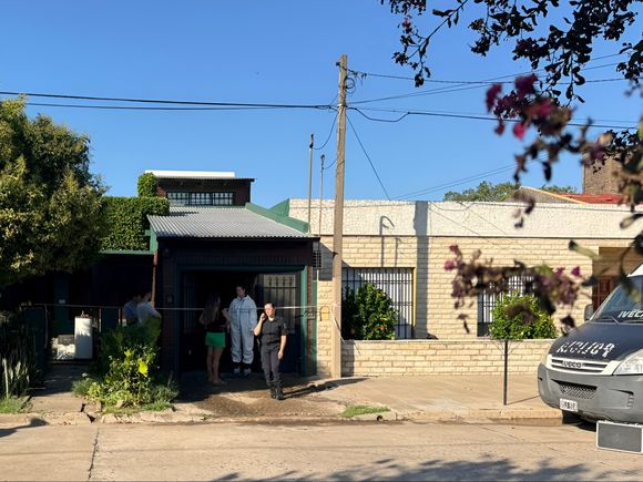 Identificaron el cuerpo del joven que murió tras un robo e incendio en Frers al 300