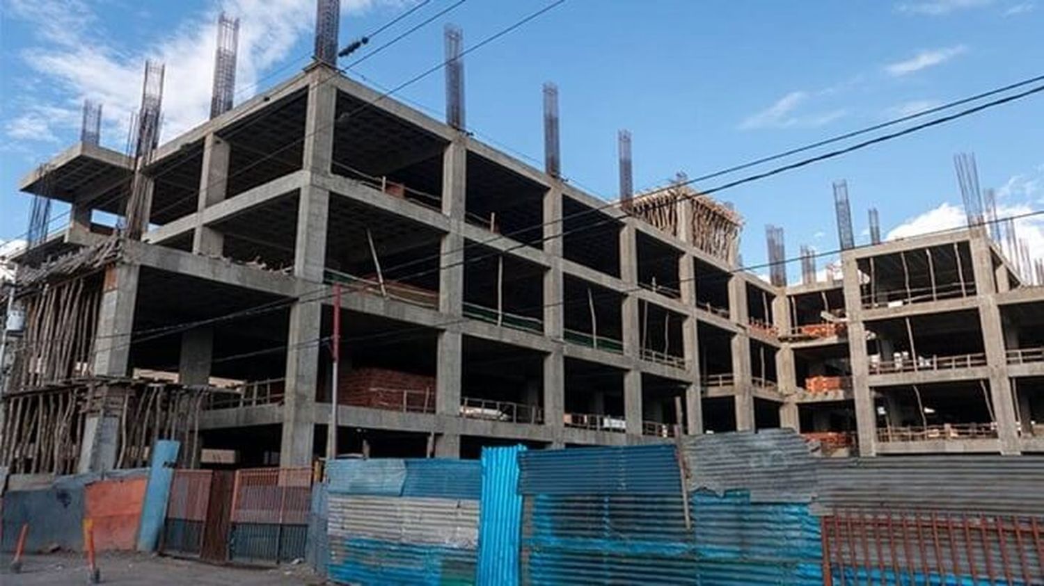 LA IMPRESIONANTE PÉRDIDA DE EMPLEOS en el sector construcción desde que Maduro llegó al poder