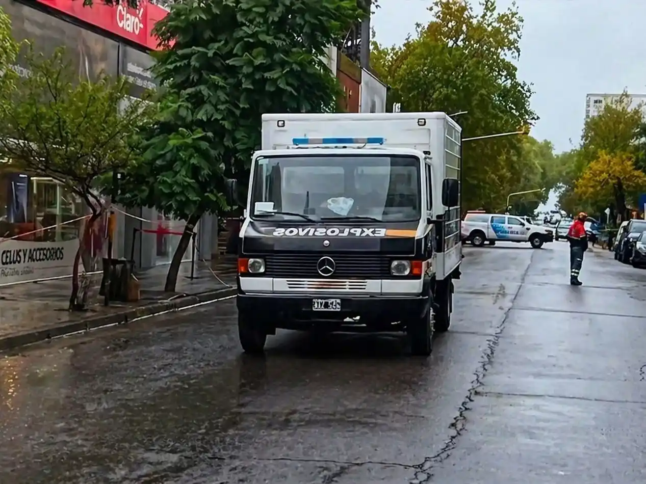 La cuadra de San Luis al 1700 estuvo cortada por precaución y se aplicó el protocolo correspondiente