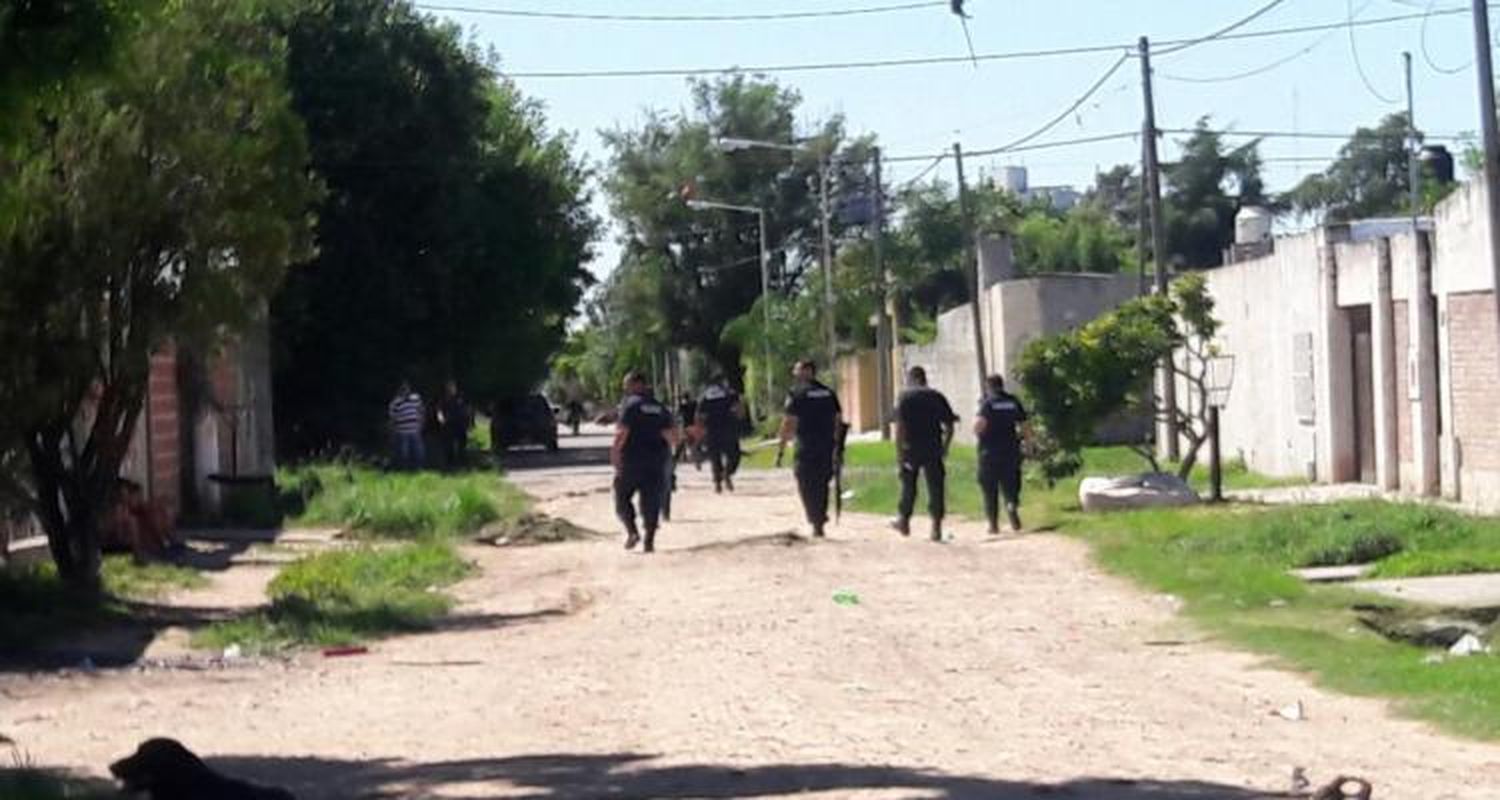 Tiros en el 2 de Abril: Un joven detenido y despliegue policial en el barrio