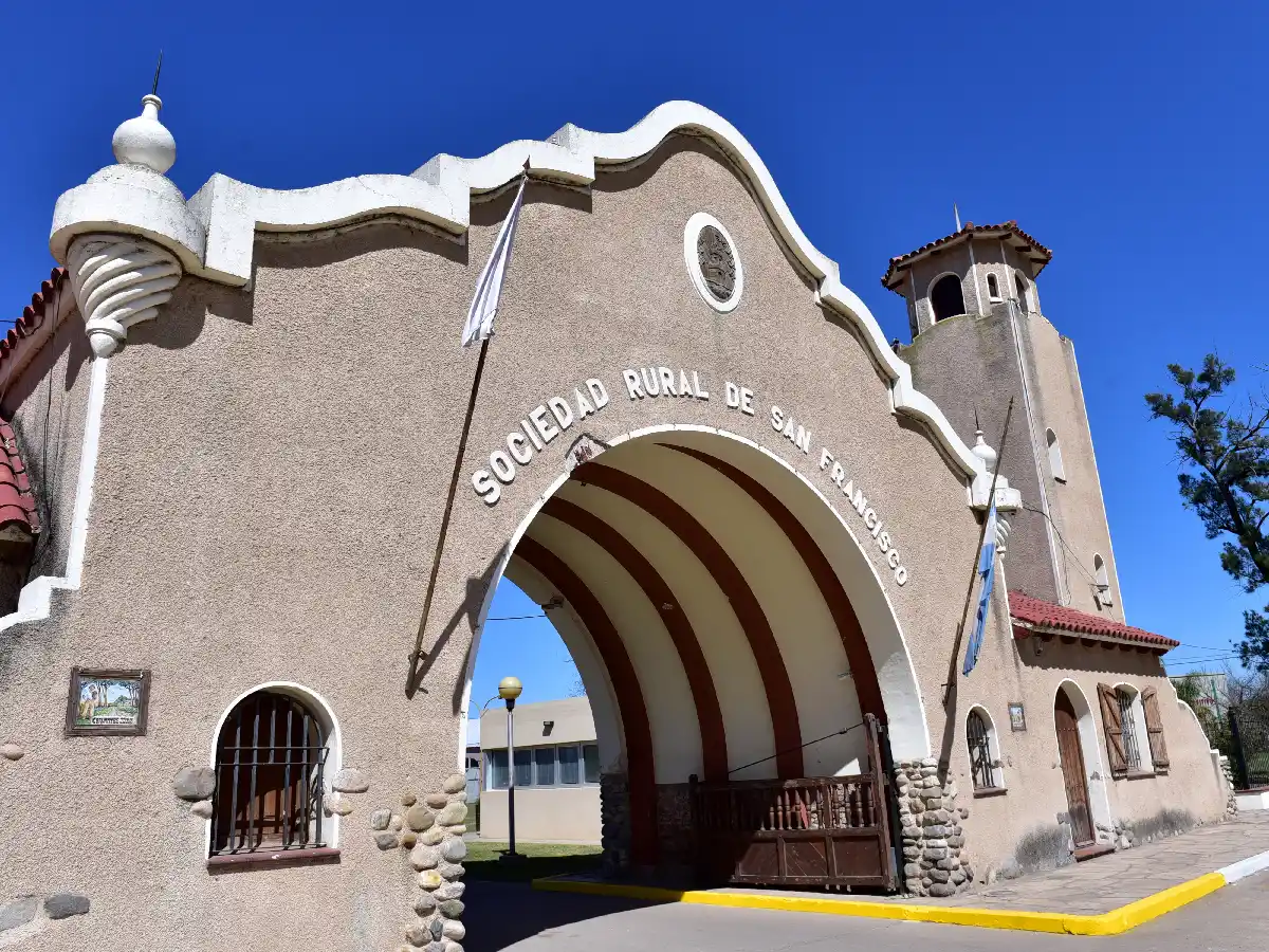 Acercar el campo a la ciudad, el valor histórico de la Rural   
