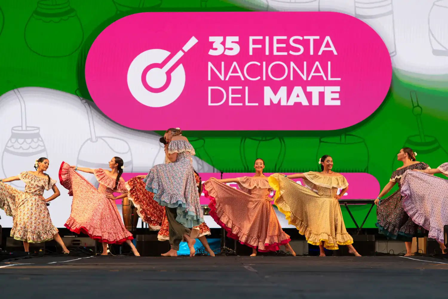 Con miles de personas, comenzó la 35º Fiesta Nacional del Mate en Paraná