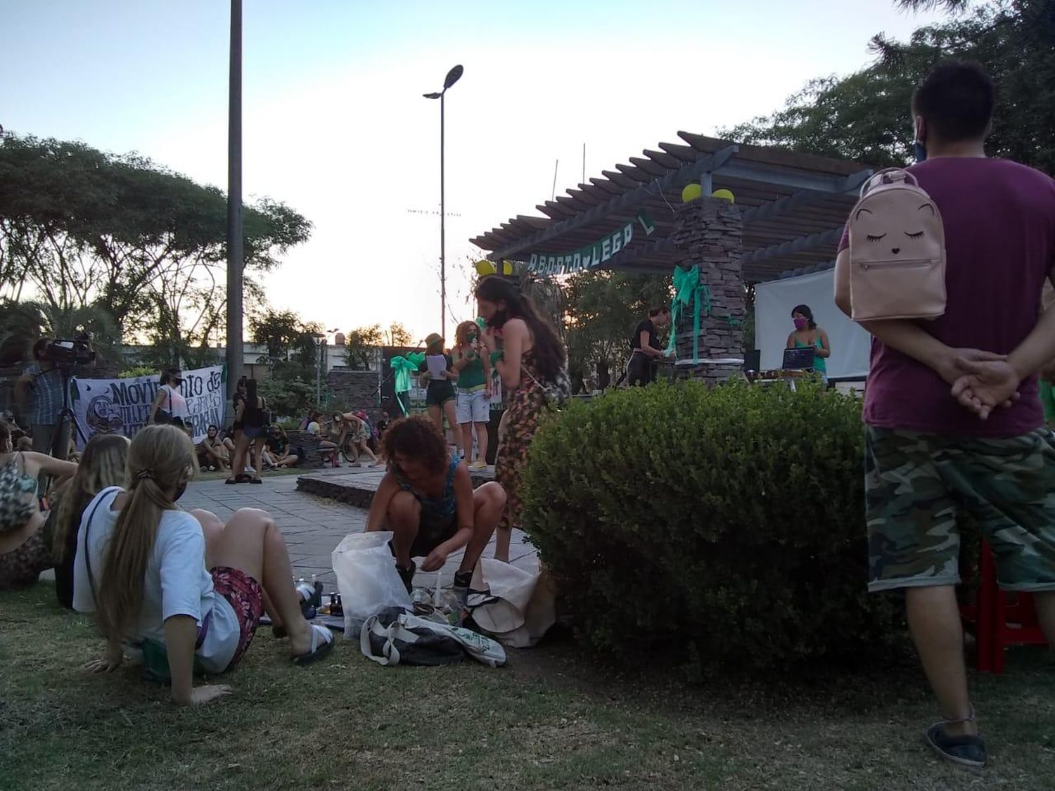 Senadores trata el proyecto de aborto legal: vigilia en plaza Belgrano convocada por agrupaciones feministas