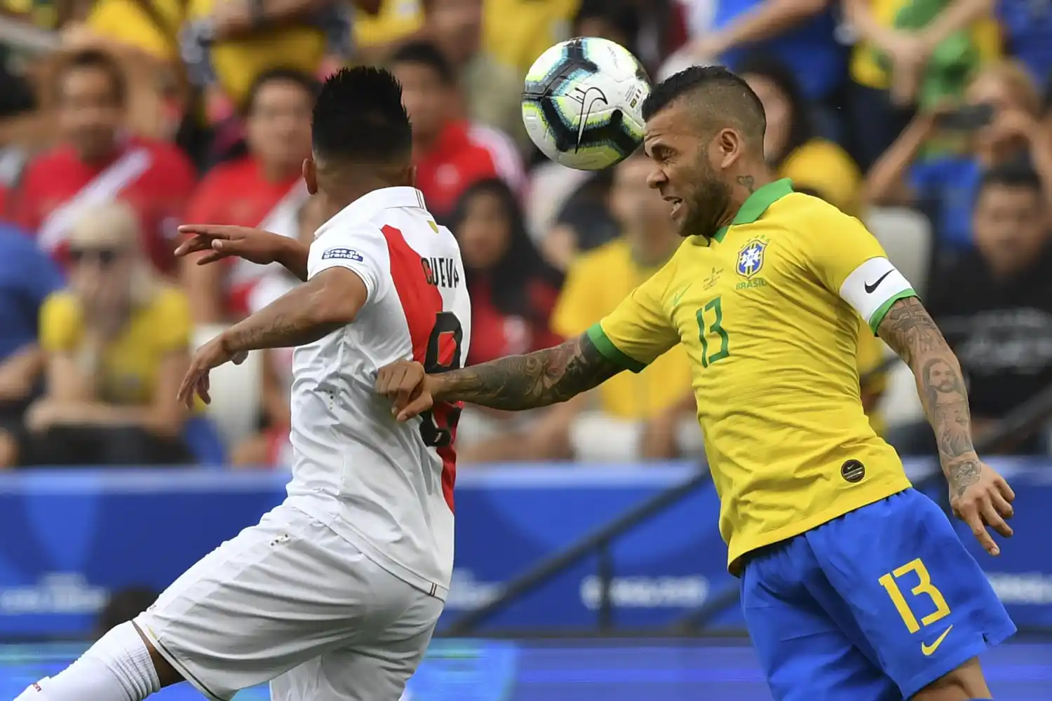Brasil hizo cinco y se quedó con su grupo