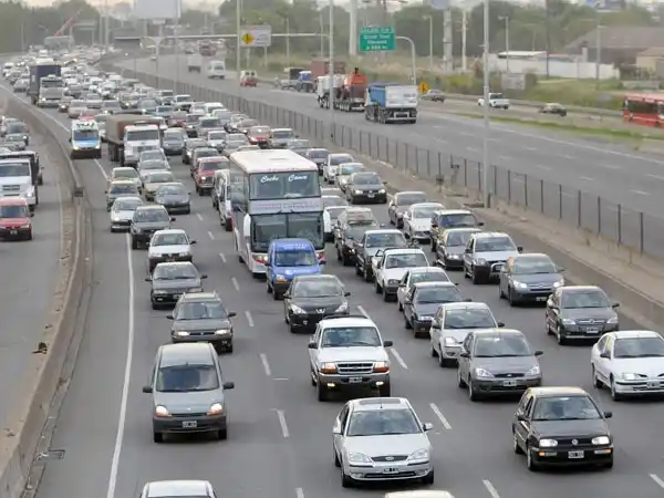 La UTA amenazó con parar el transporte público en el corredor Buenos Aires-La Plata