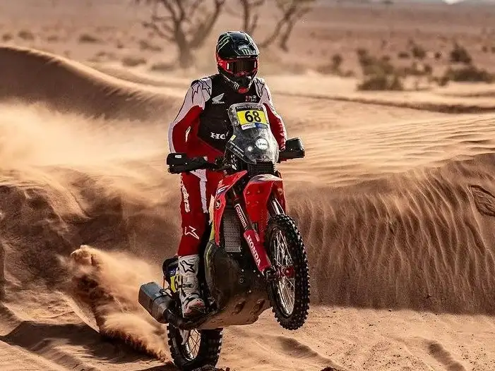 Luciano Benavides terminó sexto en Motos.