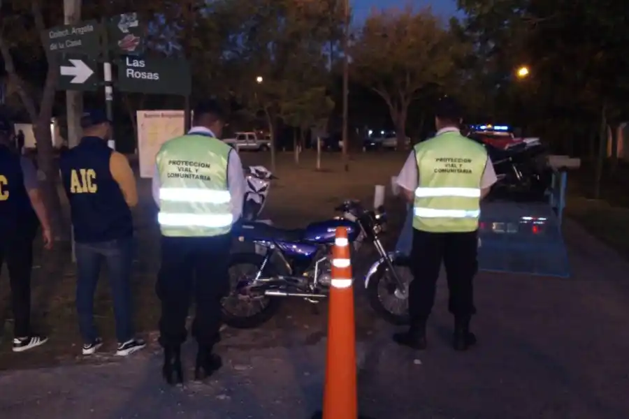 Retención de moto en operativo de tránsito
