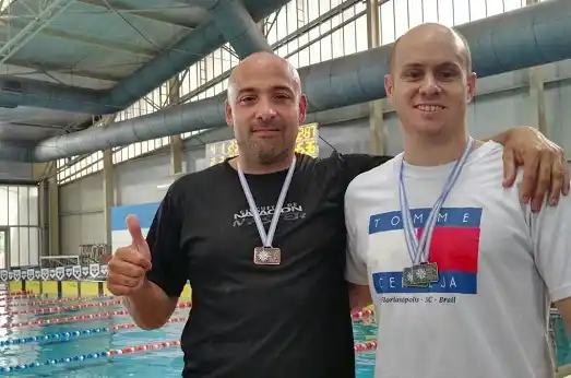 Destacada labor de Machado y Pancrazio Metropolitano Master de Natación