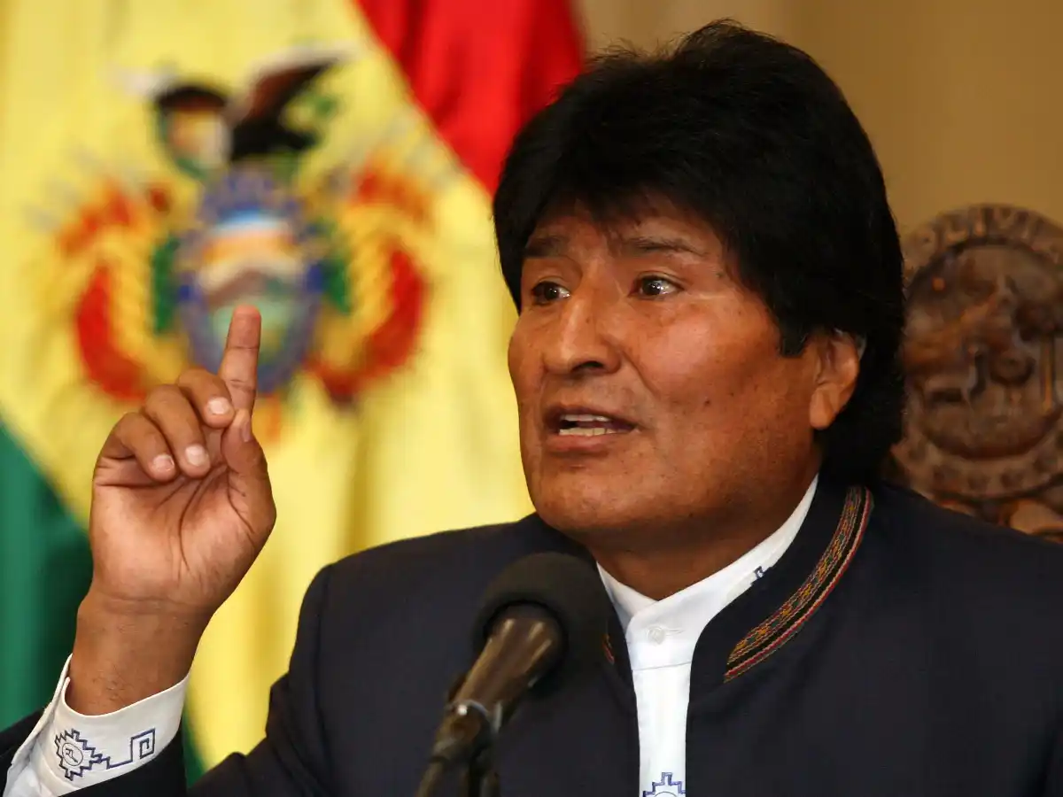 Denuncian que joven boliviana se ofrece para matar a Morales
