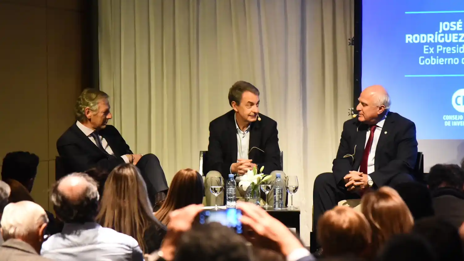 Lifschitz y Rodríguez Zapatero, en una charla abierta