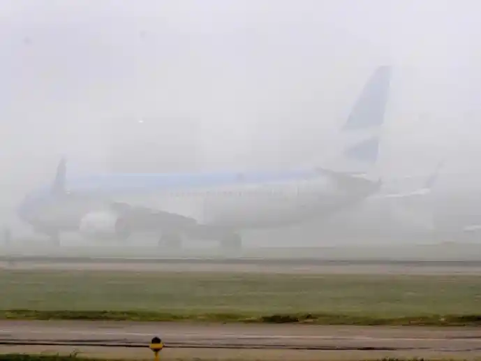 Fuerte niebla complicó vuelos en Ezeiza: al menos diez fueron desviados