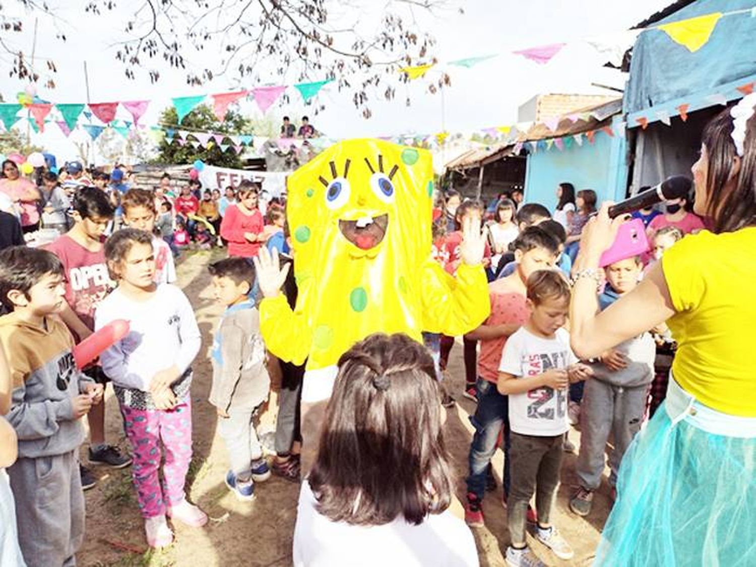 FESTEJOS POR EL DÍA DE LA NI�EZ  EN BENITO LEGER�0N