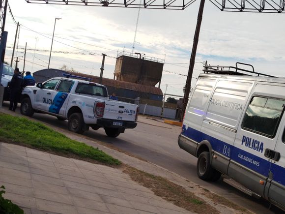 Accidente en Bajo Puerto: perdieron el control de la moto y se estrellaron contra el piso