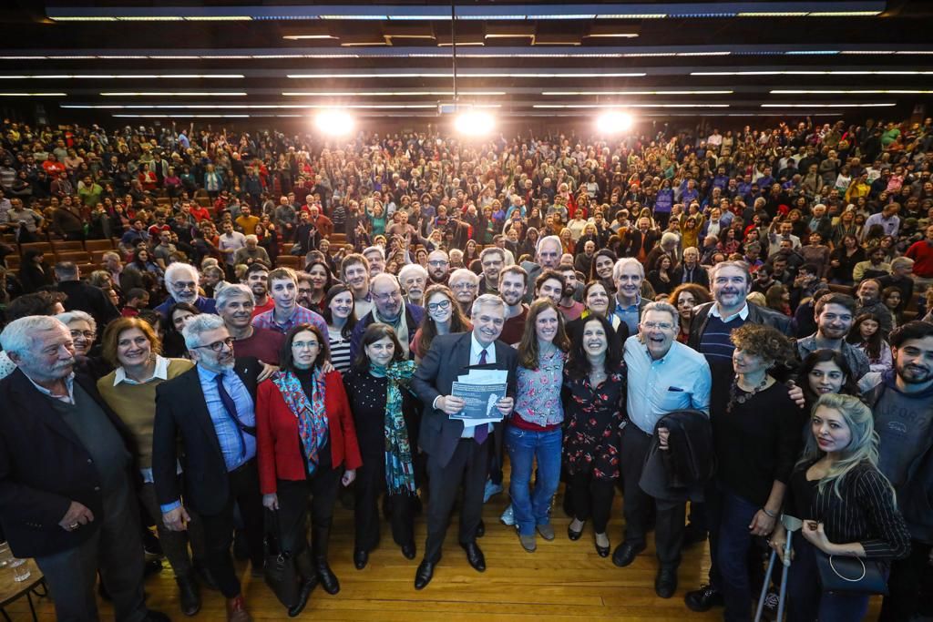 Alberto Fernández prometió volver a hacer ministerio a Ciencia y que lo hará con los intereses de las Leliq