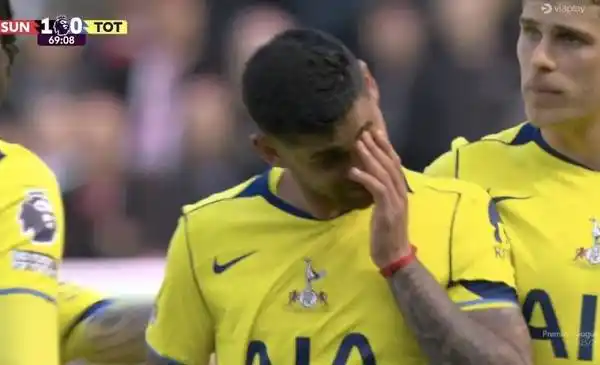 Alerta Scaloni: Cuti Romero se lesionó en Inglaterra y llegará sin rodaje al Mundial