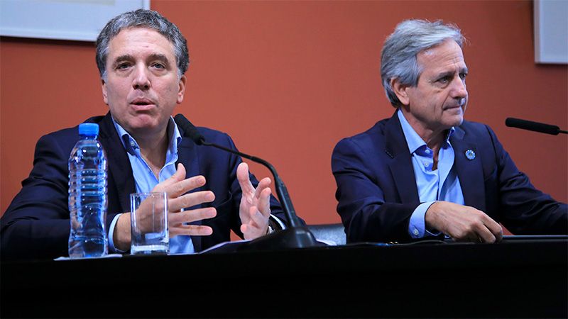El Gobierno recorta el gasto en $ 20 mil millones: Congela ingreso de empleados