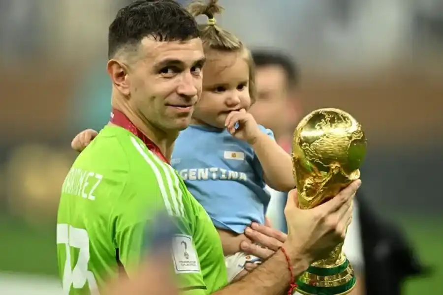 Dibu martínez le pidió disculpas a Mbappé por las cargadas tras la obtención del mundial Qatar 2022