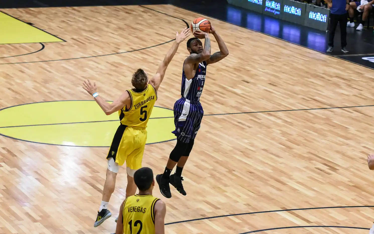 Peñarol perdió frente a Obras con pocos momentos de buen juego