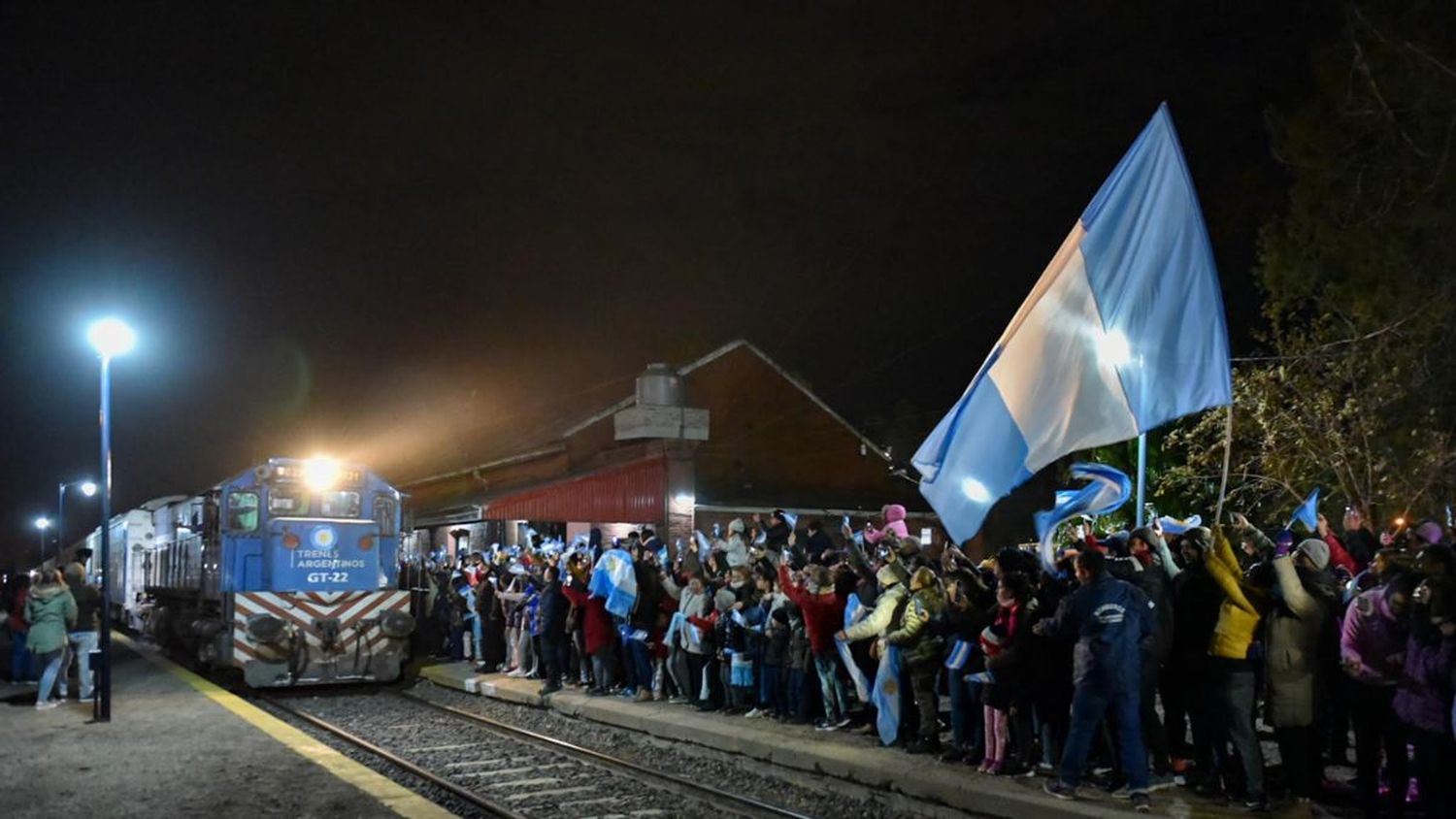 Después de 15 años, el tren vuelve a detenerse en San Lorenzo