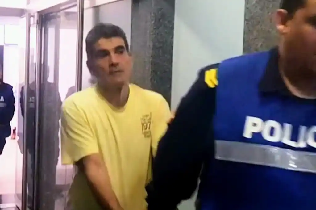 Un excapo narco se fugó por la puerta principal de la cárcel de Paraná: fue recapturado en la casa de su ex